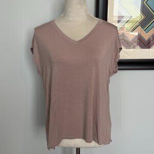 Tahari Blush V-Neck Cap-sleeve T-shirt M